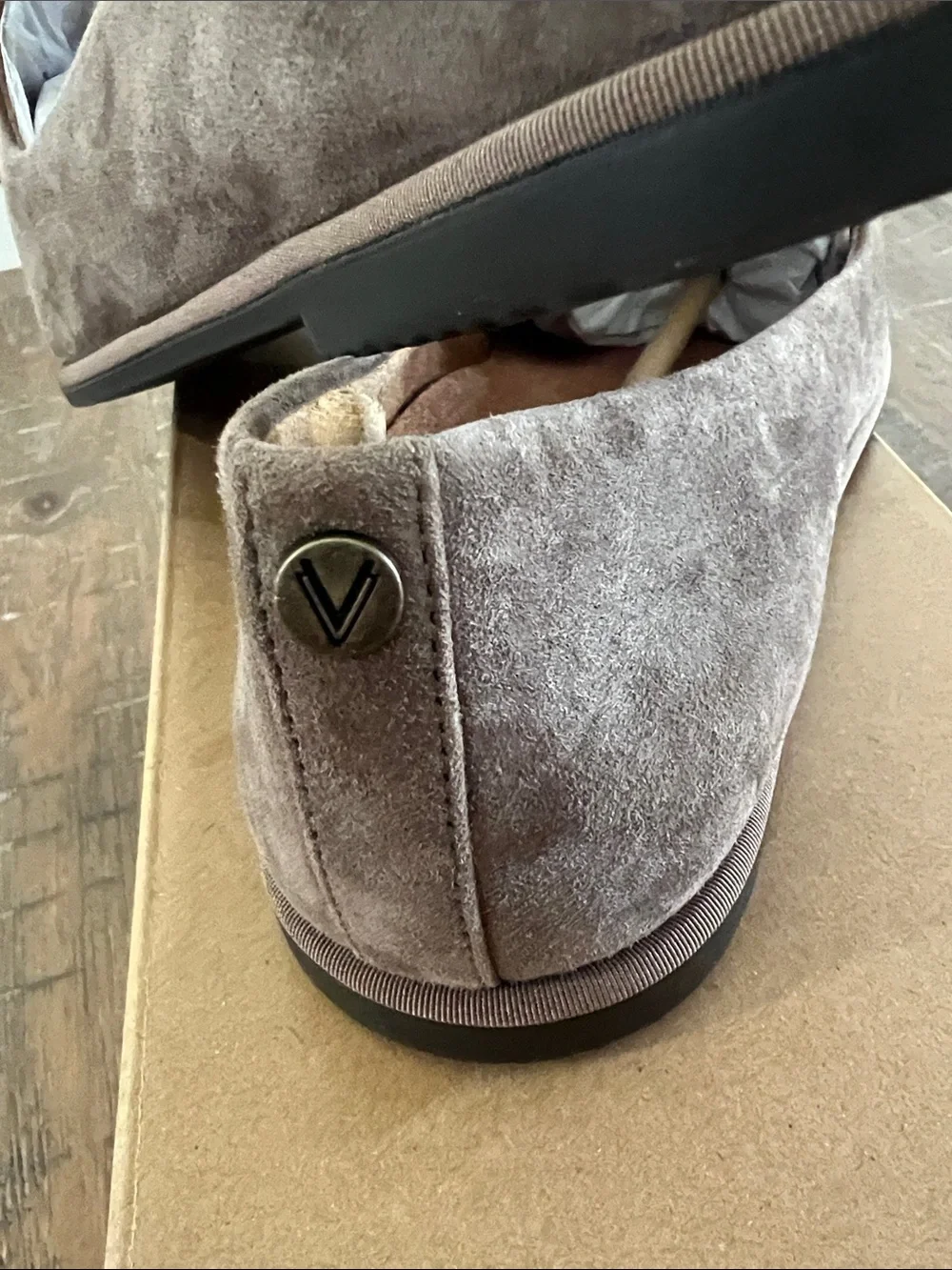 Vionic elegant taupe